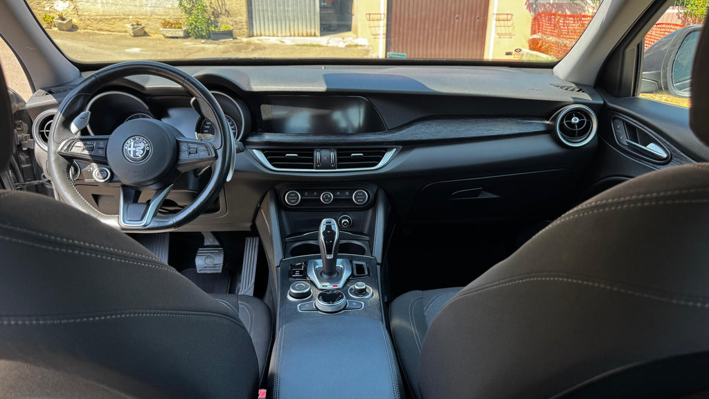 Alfa Romeo Stelvio - foto 2